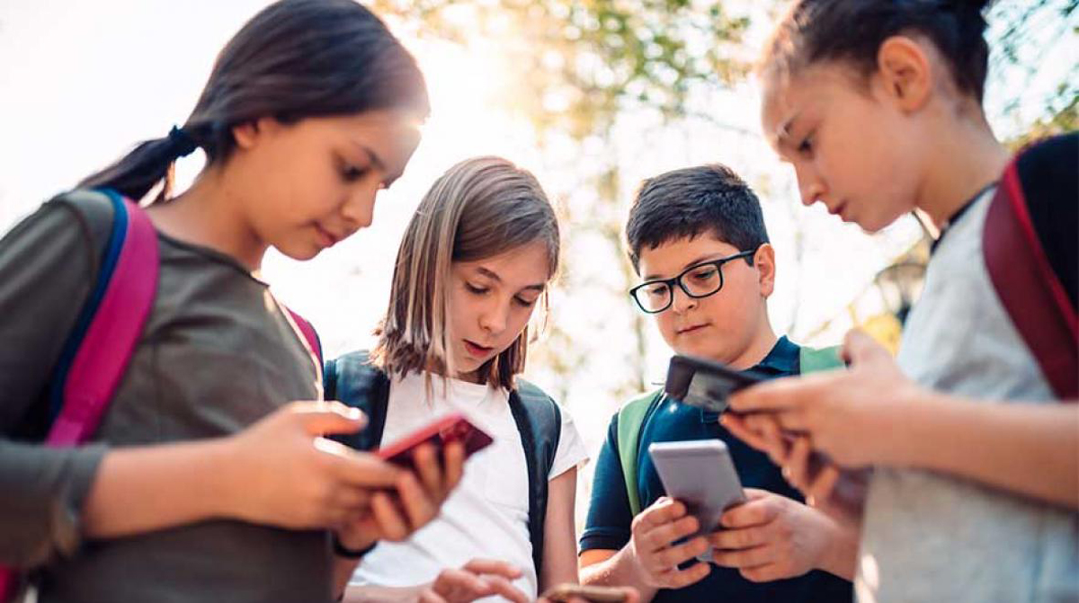 REPORT: Smartphone Use Connected to Long-Term Mental Health Problems in Kids