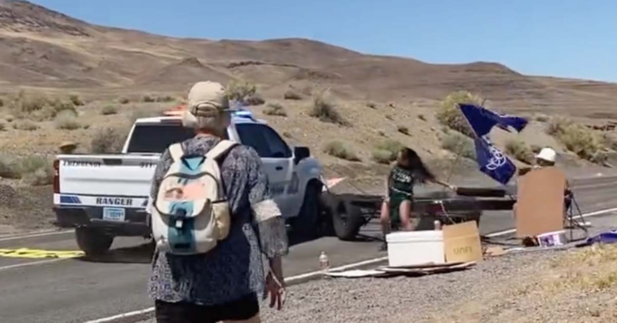 Hoo Ray for the Tribal Police: Paiute Rangers Slam Through Climate Wacko’s Barricade Blocking Road at Burning Man